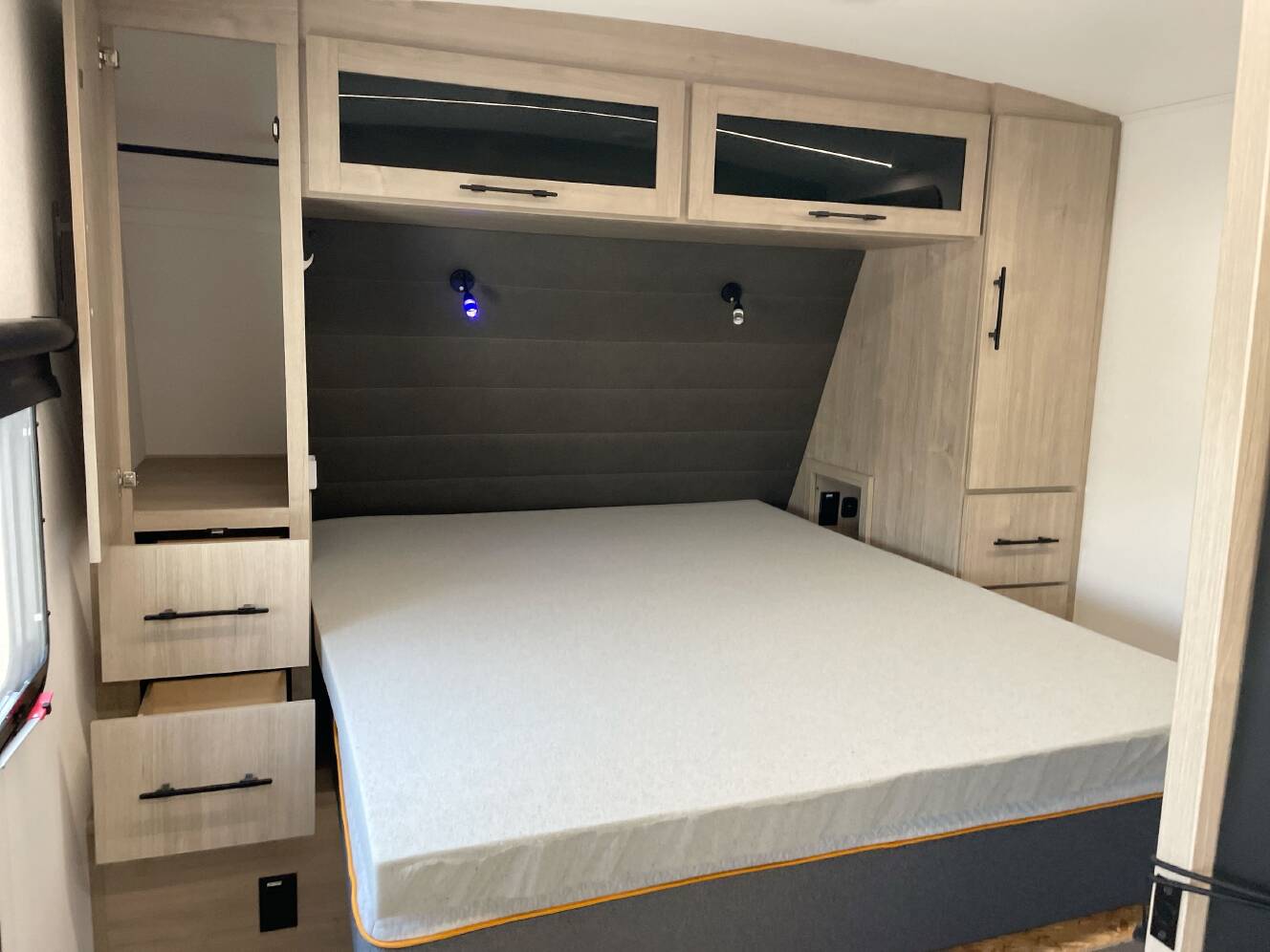 A photo of this 2025 Grand Design IMAGINE 2800BH
