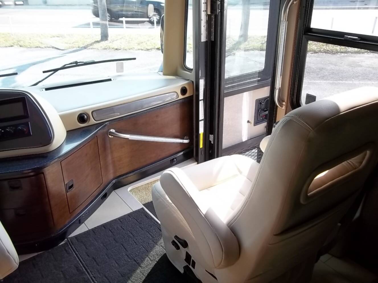 A photo of this 2016 Tiffin Motorhomes Allegro Red 37PA