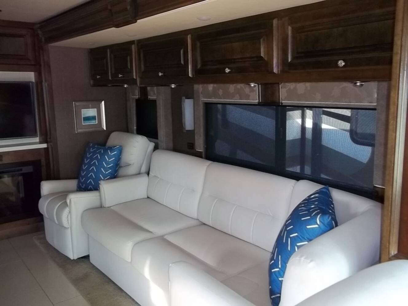 A photo of this 2016 Tiffin Motorhomes Allegro Red 37PA