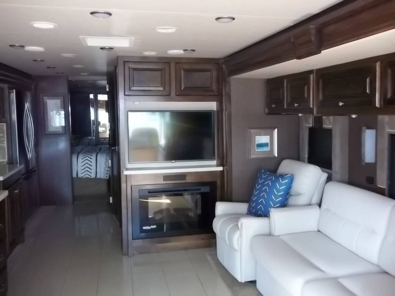 A photo of this 2016 Tiffin Motorhomes Allegro Red 37PA
