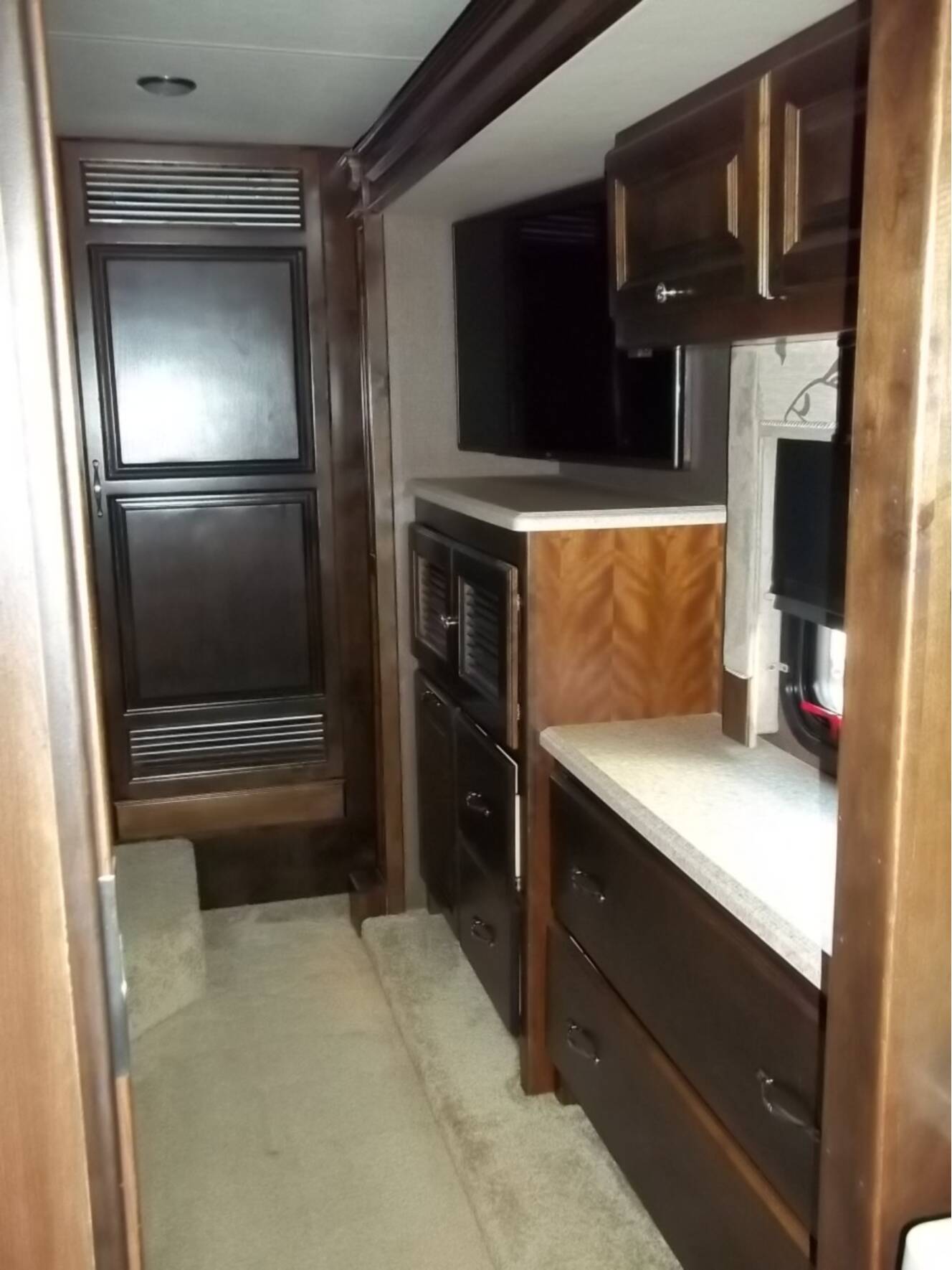 A photo of this 2016 Tiffin Motorhomes Allegro Red 37PA