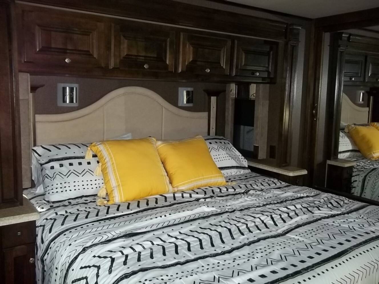 A photo of this 2016 Tiffin Motorhomes Allegro Red 37PA