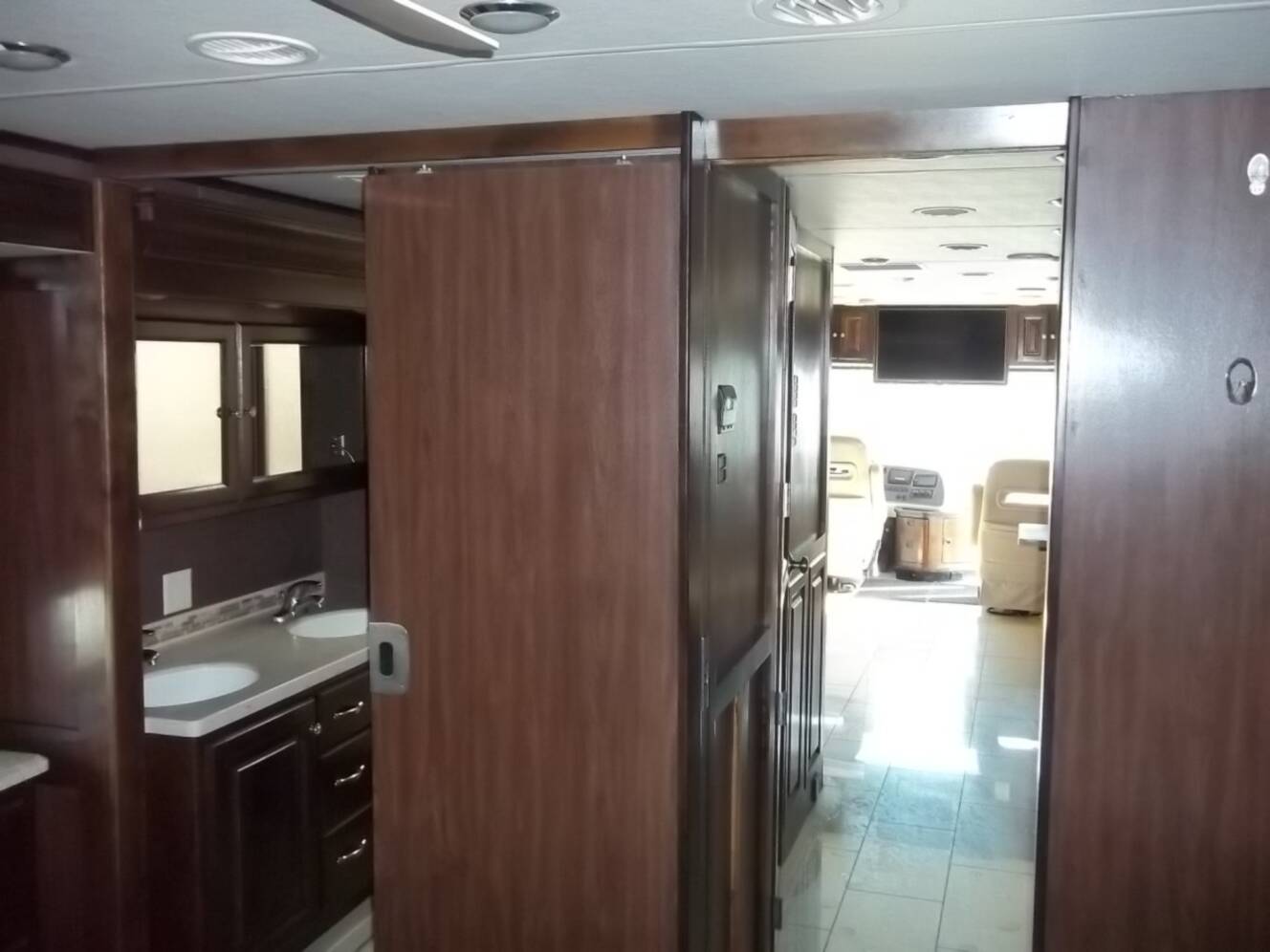 A photo of this 2016 Tiffin Motorhomes Allegro Red 37PA