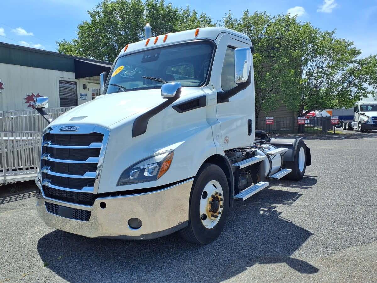 2020 FREIGHTLINER CASCADIA 116 in Knoxville, TN