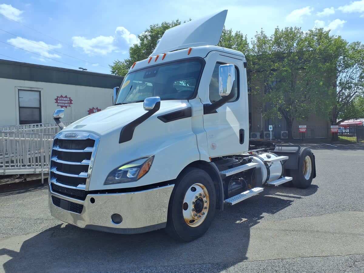 2020 FREIGHTLINER CASCADIA 116 in Knoxville, TN