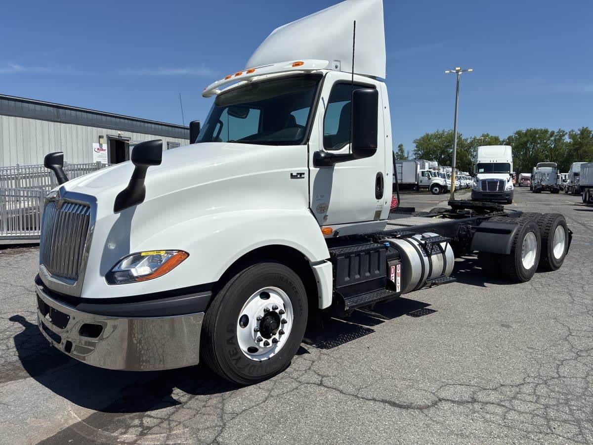 2020 INTERNATIONAL LT625 DAYCAB T/A in Hampton, VA
