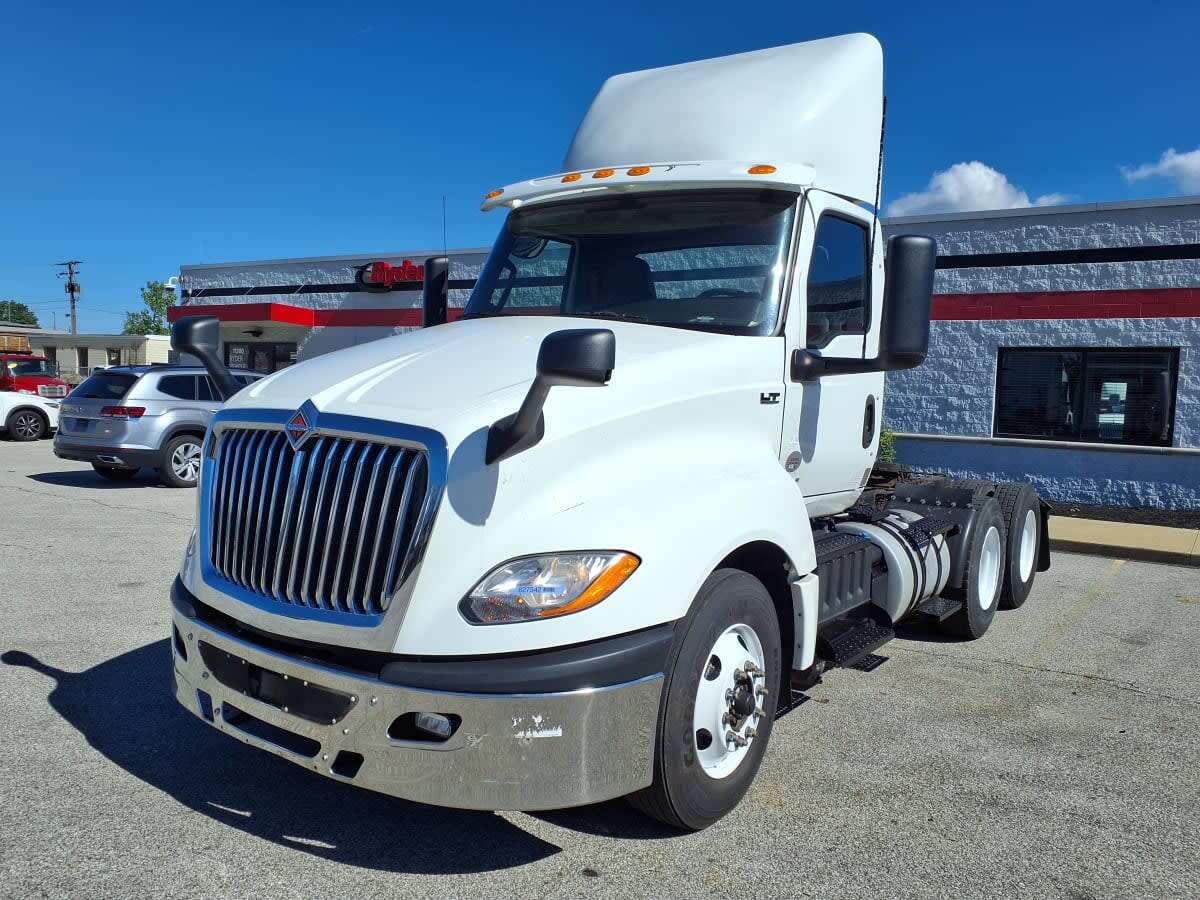 2019 INTERNATIONAL LT625 DAYCAB T/A in Cleveland, OH