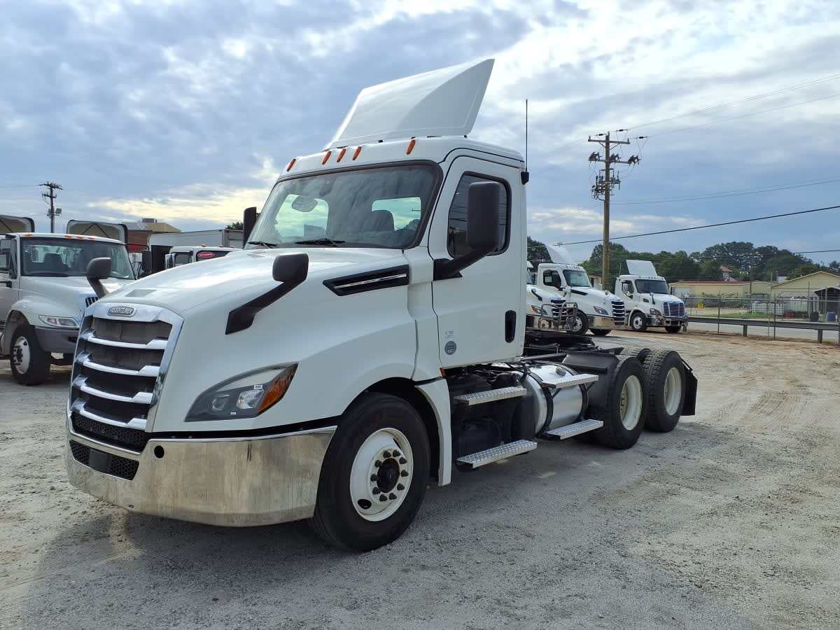 2020 FREIGHTLINER CASCADIA 126 in Greenville, SC