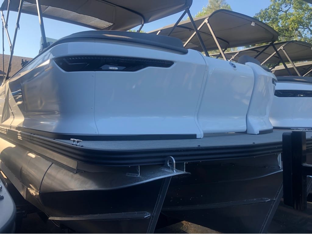 2025 Manitou 20 CRUISE BENCH STEALTH 22 MAX SWITCHBACK in redding CA