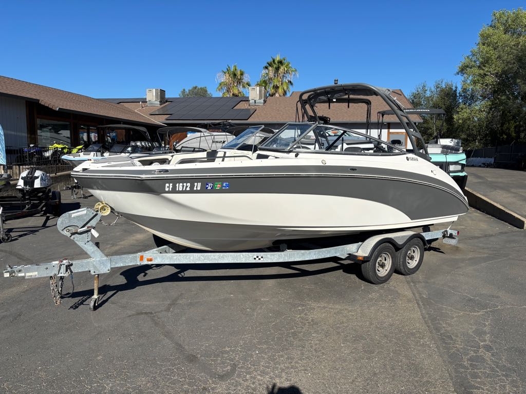 2015 Yamaha AR240 HO 4* - Gray - Galv 250 in redding CA