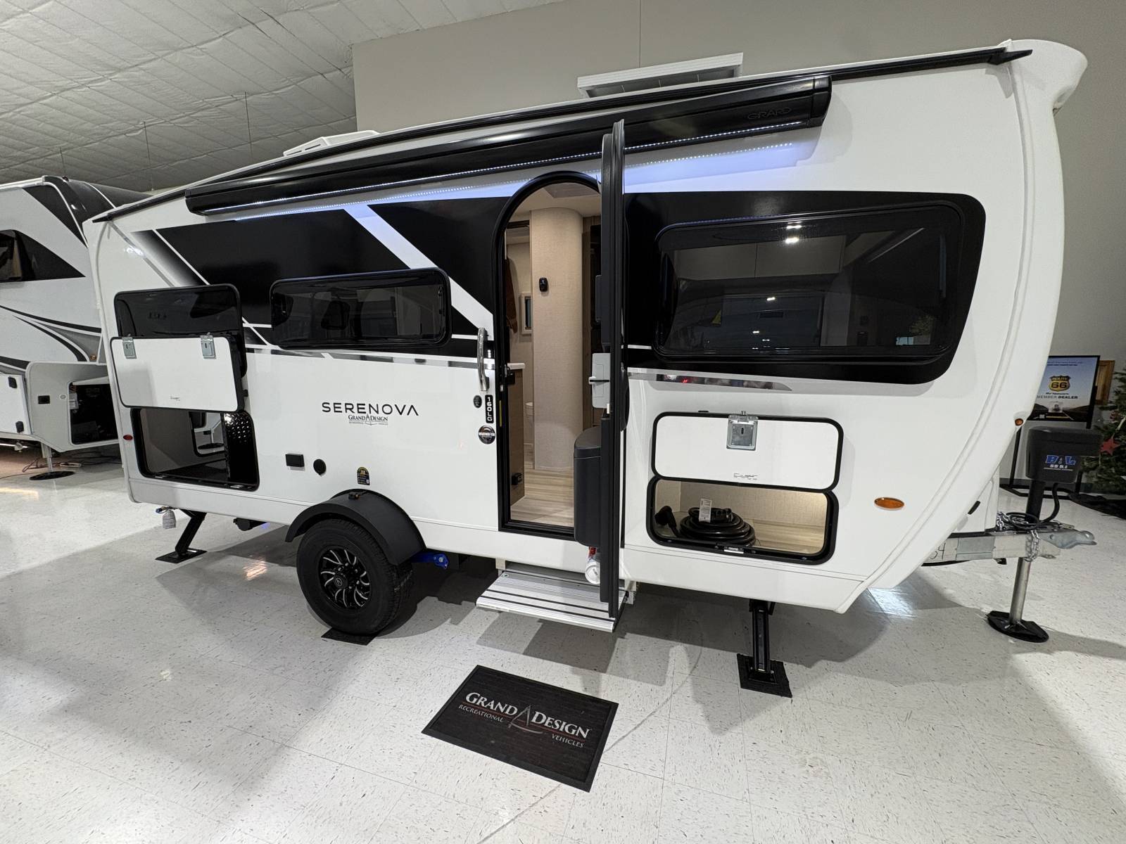 2025 Grand Design SERENOVA 160LG RV