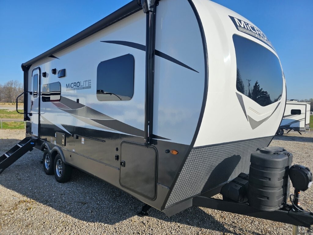 2025 Forest River FLAGSTAFF MICRO LITE 22FBS RV