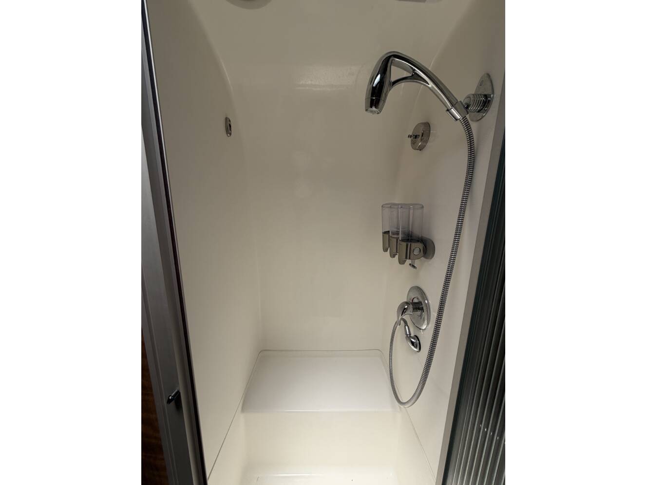 A photo of this 2021 Airstream GLOBETROTTER 30RB TWIN