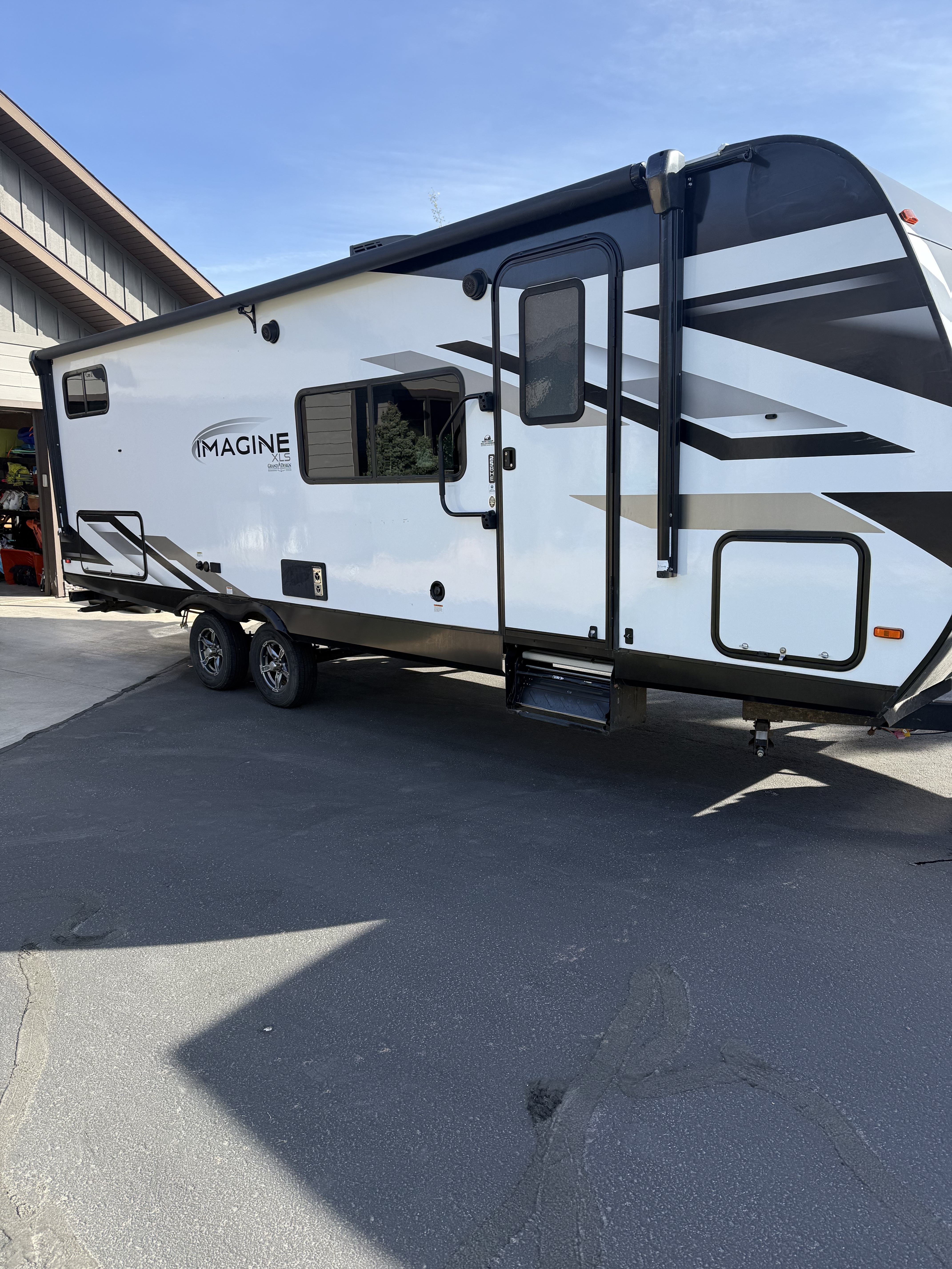 2023 Grand Design IMAGINE XLS 25BHE RV