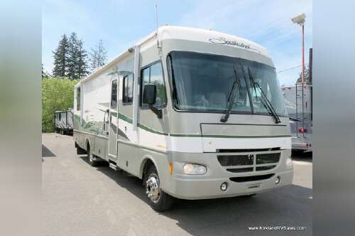 2002 Fleetwood SOUTHWIND 32V in everett WA