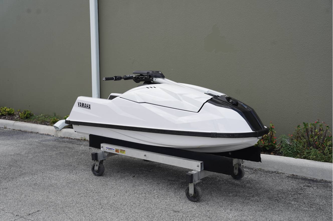 A photo of this 2023 Yamaha SUPERJET 4T