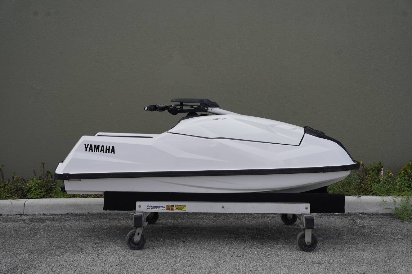 A photo of this 2023 Yamaha SUPERJET 4T