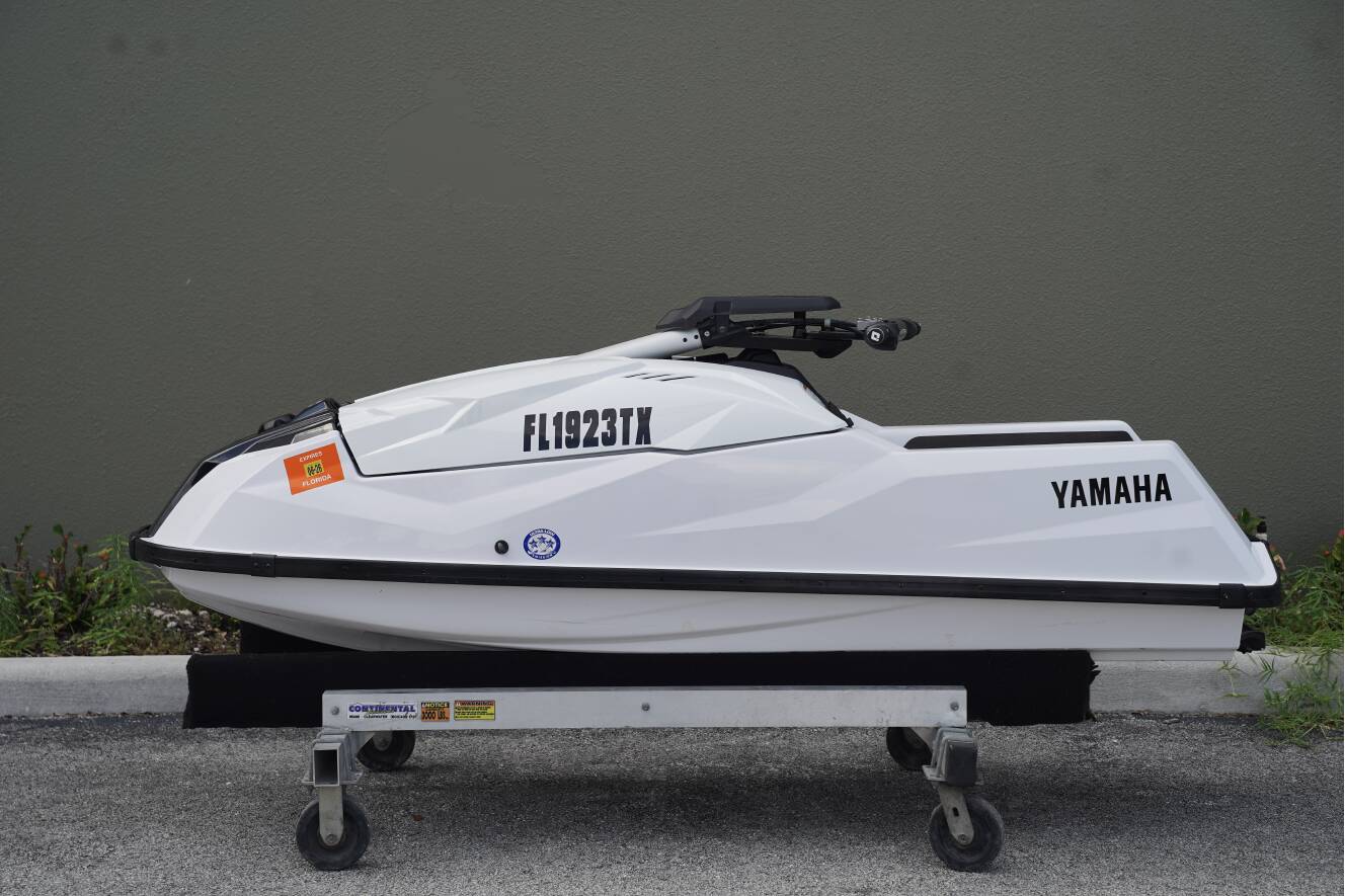 A photo of this 2023 Yamaha SUPERJET 4T