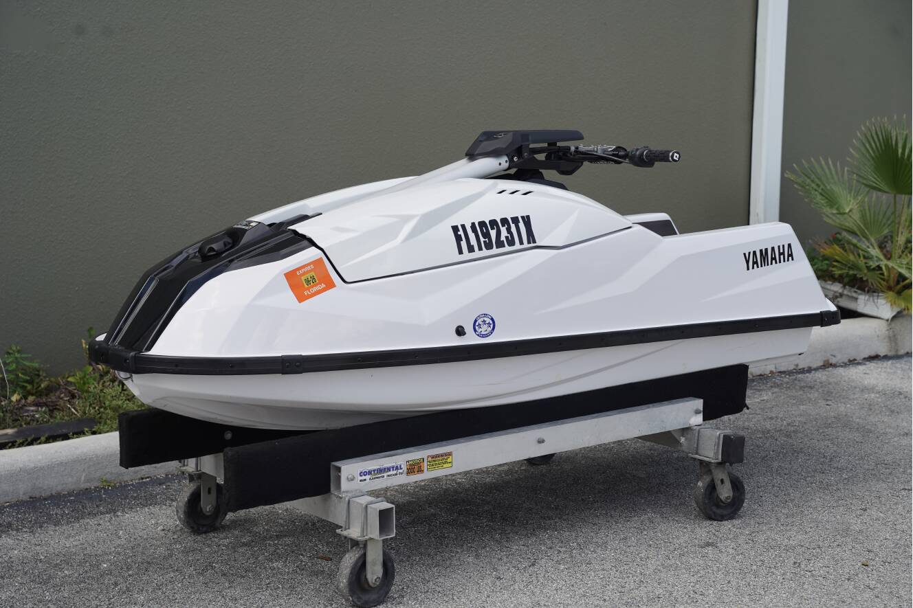 A photo of this 2023 Yamaha SUPERJET 4T