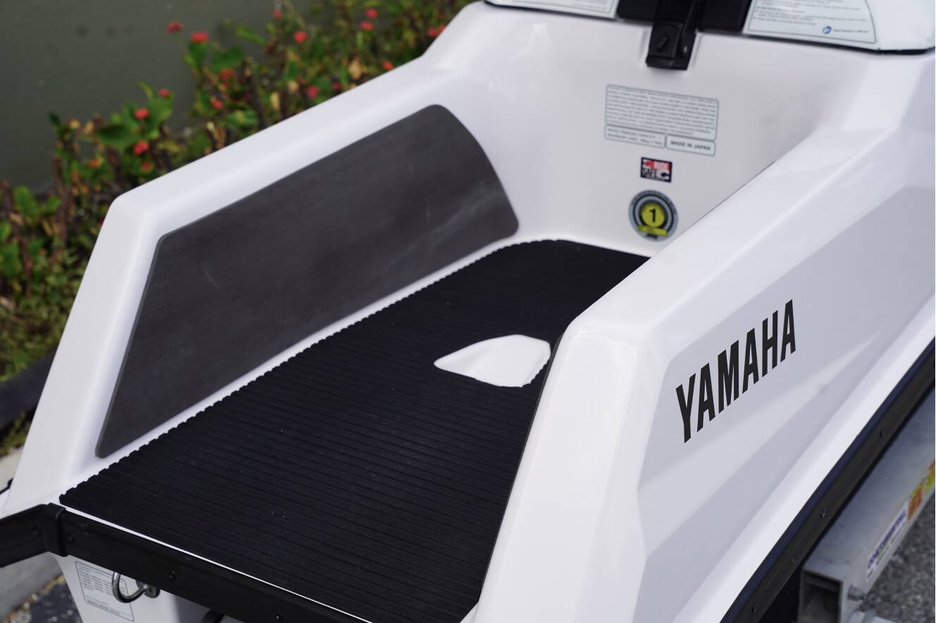 A photo of this 2023 Yamaha SUPERJET 4T