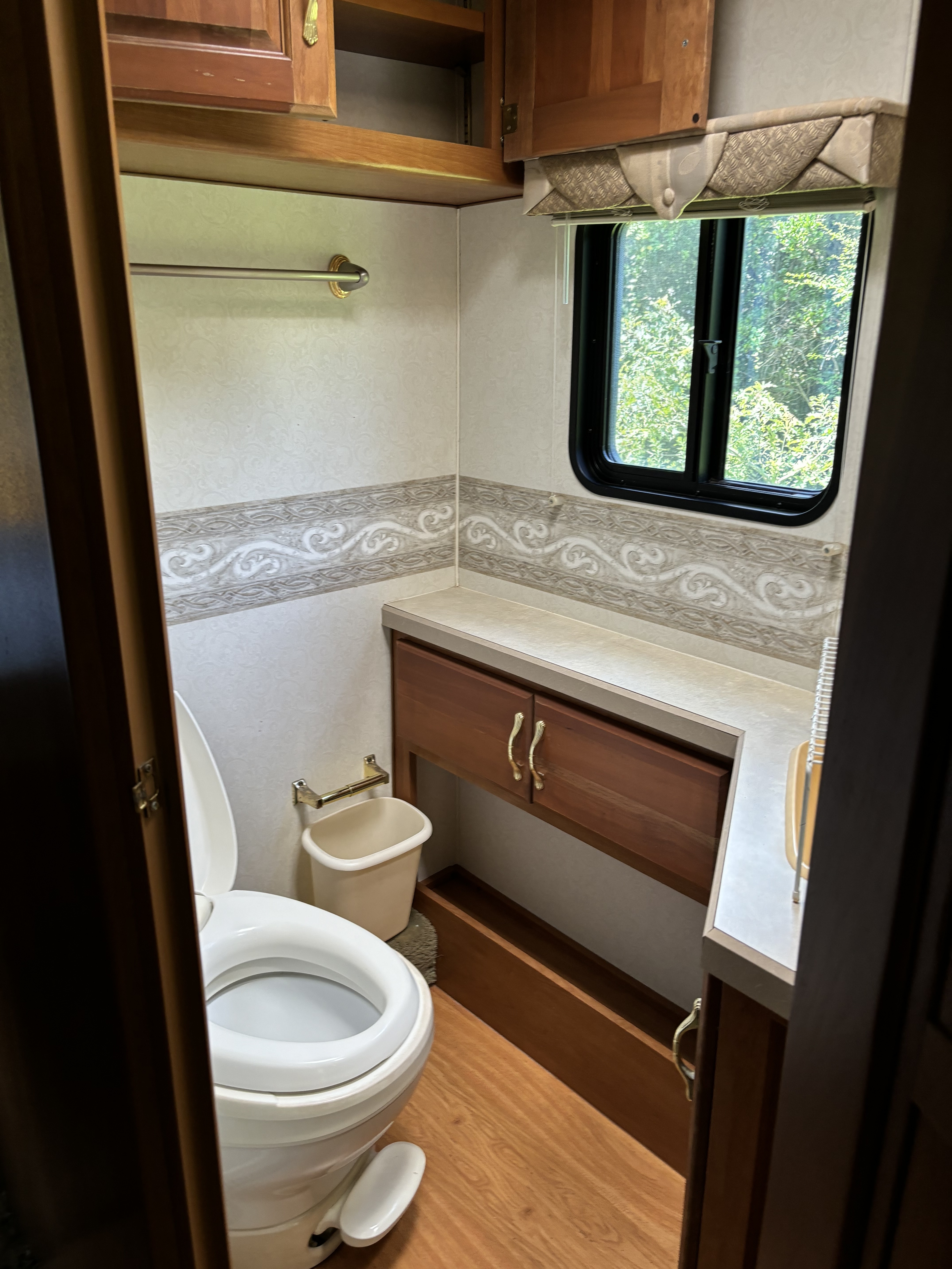 2002 Holiday Rambler VACATIONER 38DBT in chesapeake VA