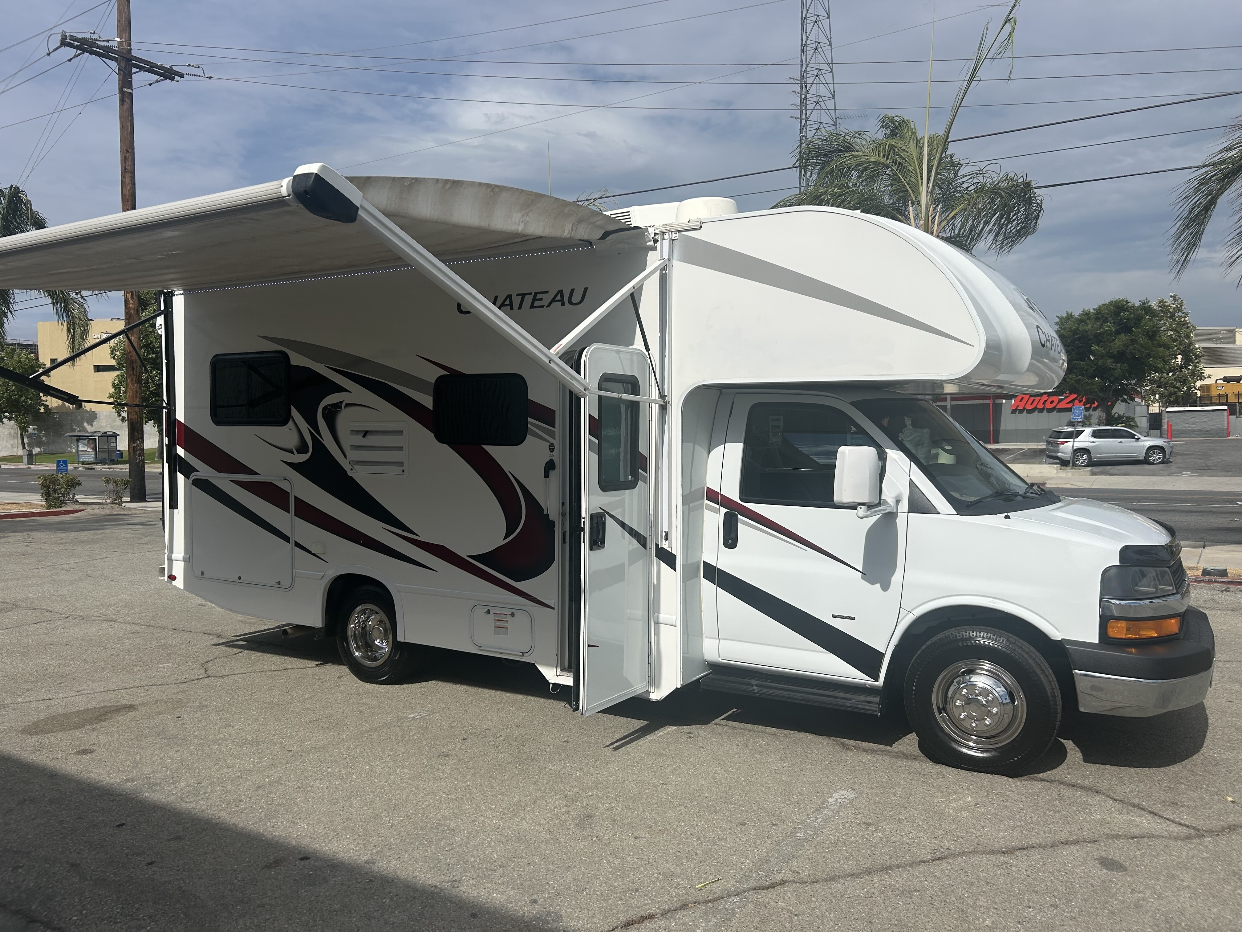 2020 Thor Motor Coach CHATEAU 22E in colton CA