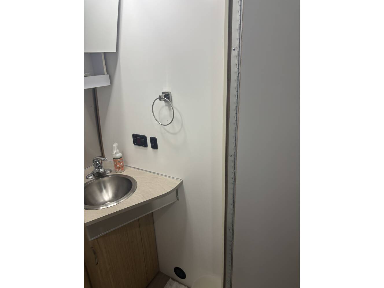 A photo of this 2018 Airstream FLYING CLOUD 25FB TWIN