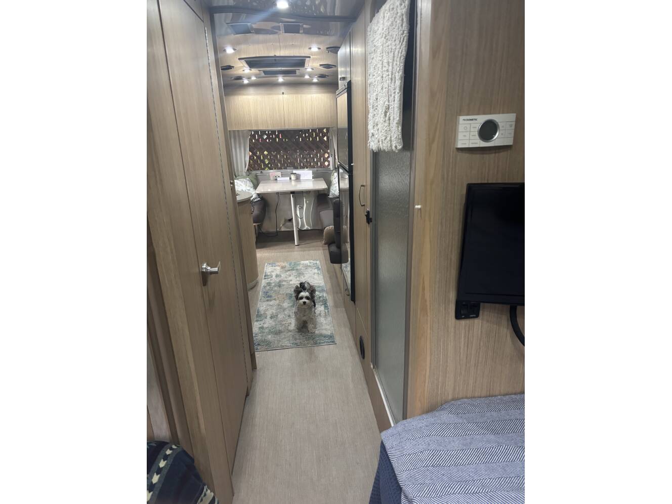 A photo of this 2018 Airstream FLYING CLOUD 25FB TWIN