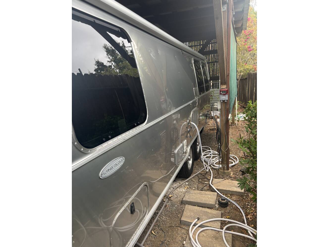 A photo of this 2018 Airstream FLYING CLOUD 25FB TWIN