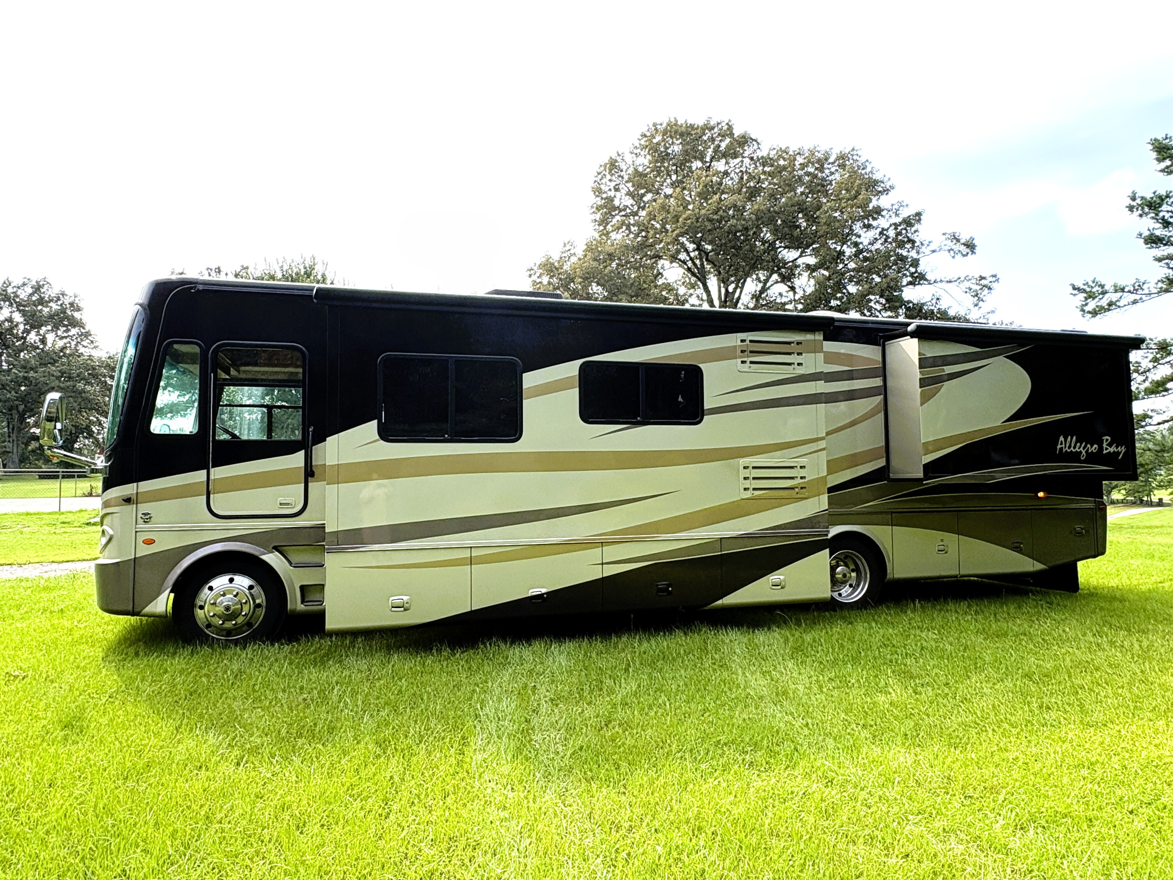 2009 Tiffin Motorhomes ALLEGRO BAY 38TGB in new albany MS