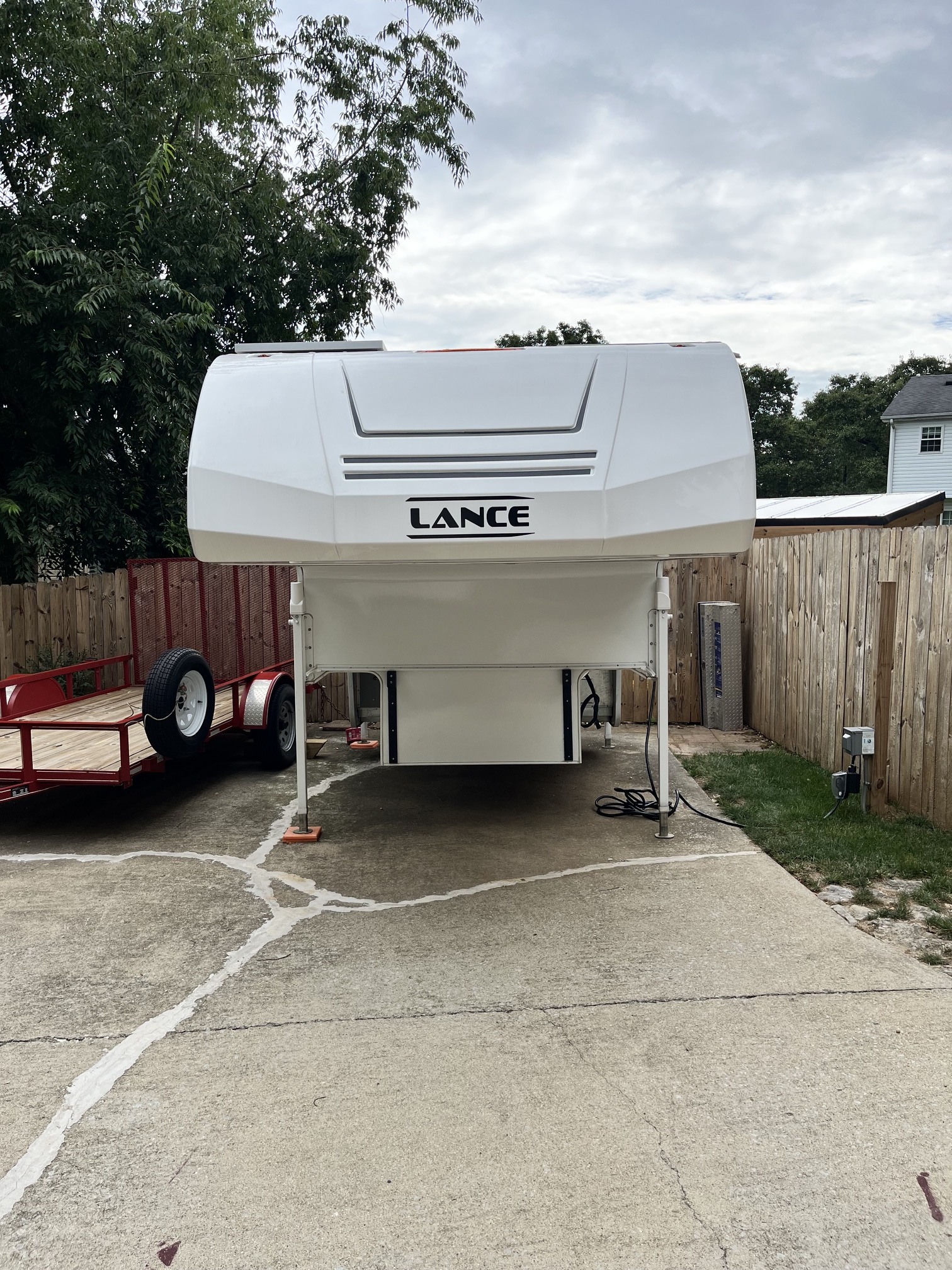 2024 Lance 865 TRUCK CAMPER in lexington KY