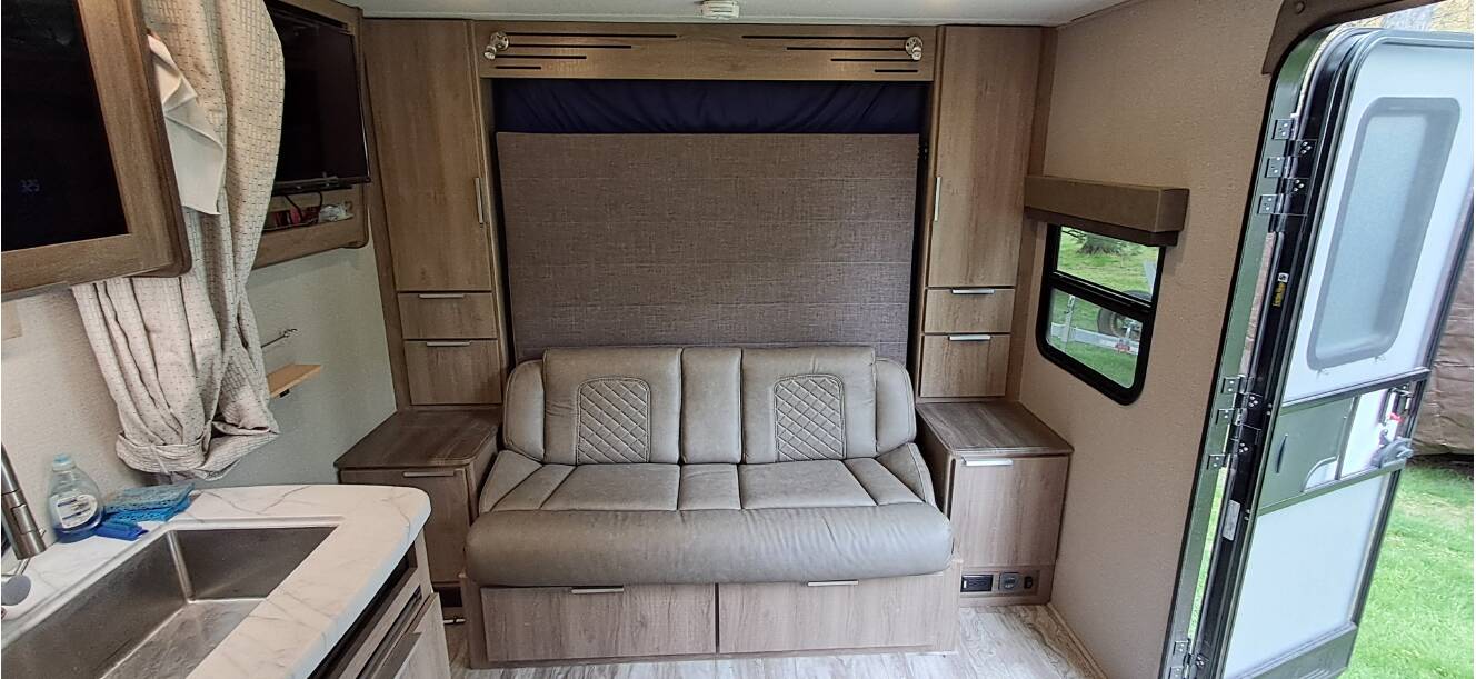 A photo of this 2021 Grand Design IMAGINE XLS 21BHE