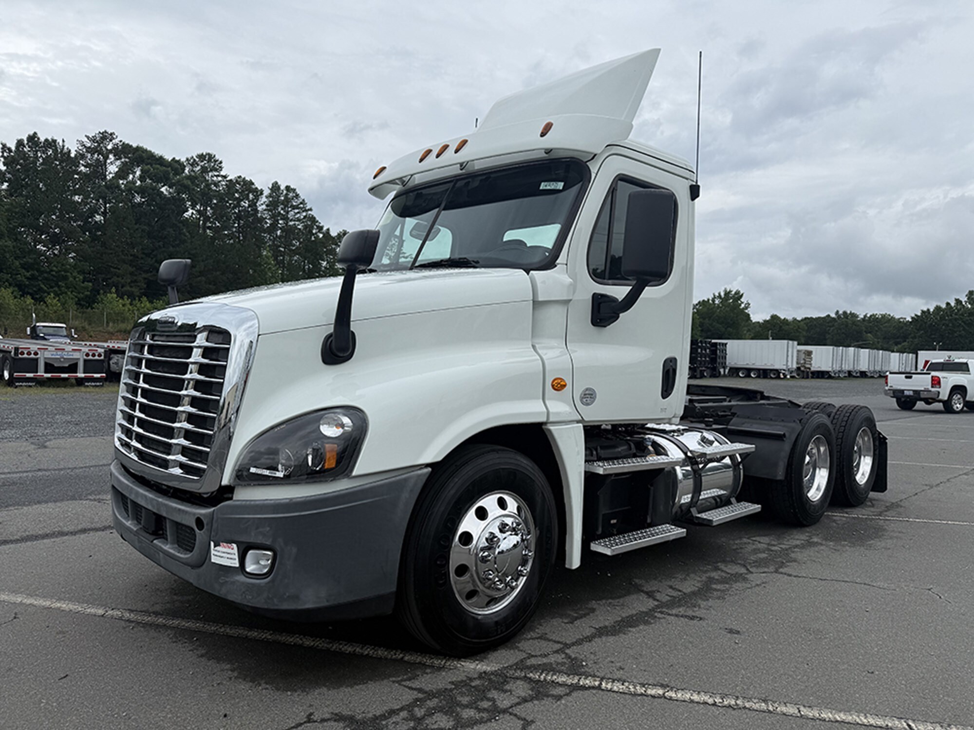 2018 FREIGHTLINER CASCADIA 125 in Chester, VA