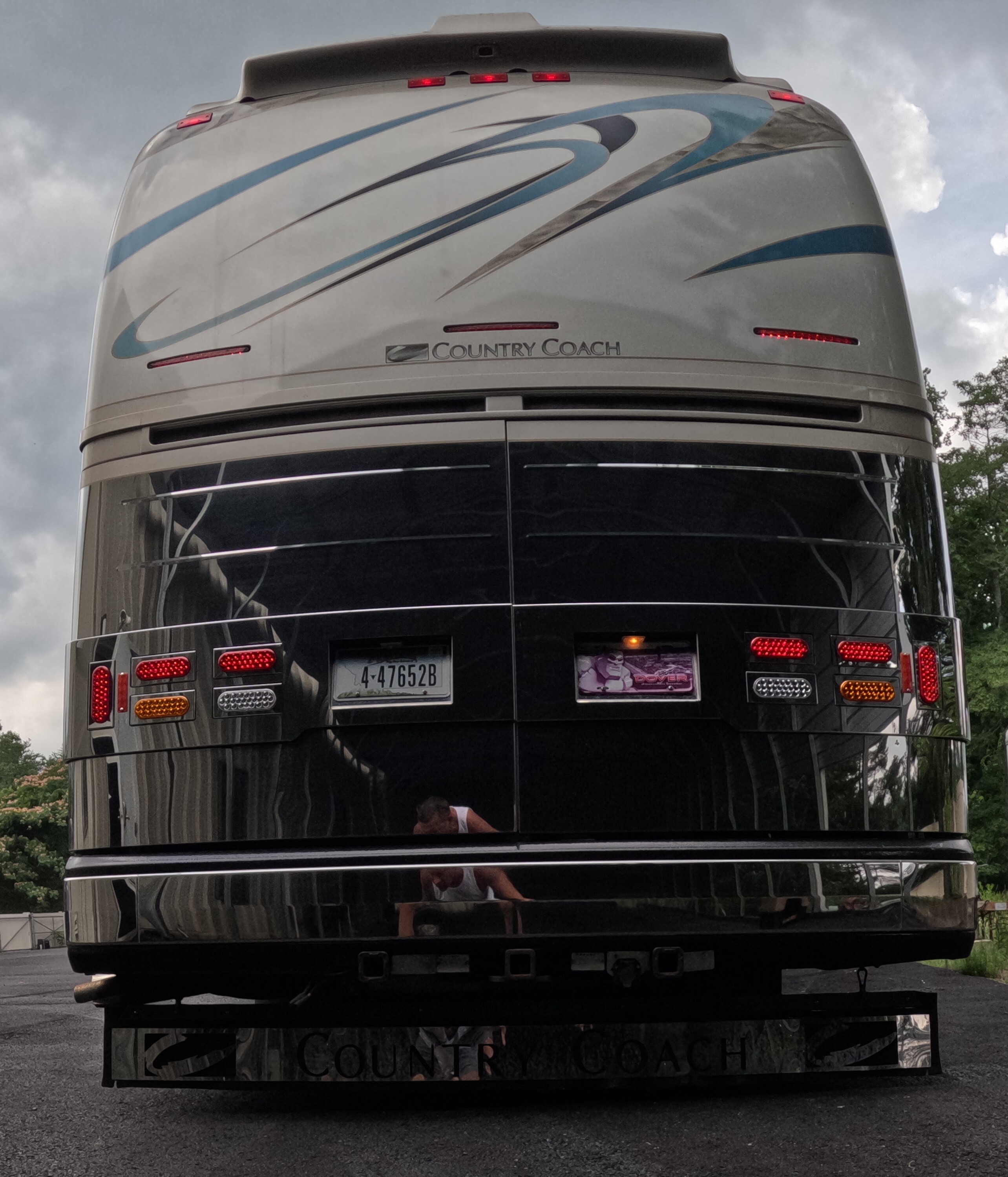 2004 Prevost COUNTRY COACH 45 XLII RV