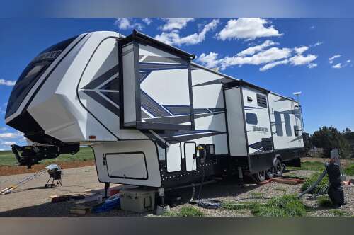 2019 Grand Design MOMENTUM M-CLASS 381M in hartsel CO