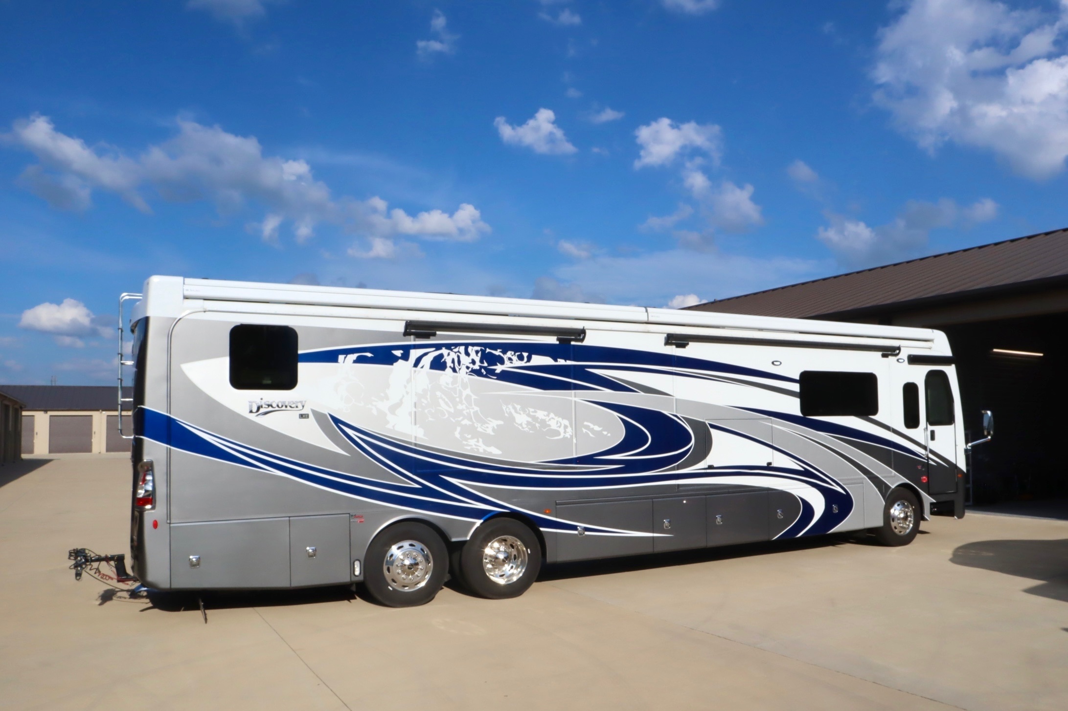 2022 Fleetwood DISCOVERY LXE 44S RV