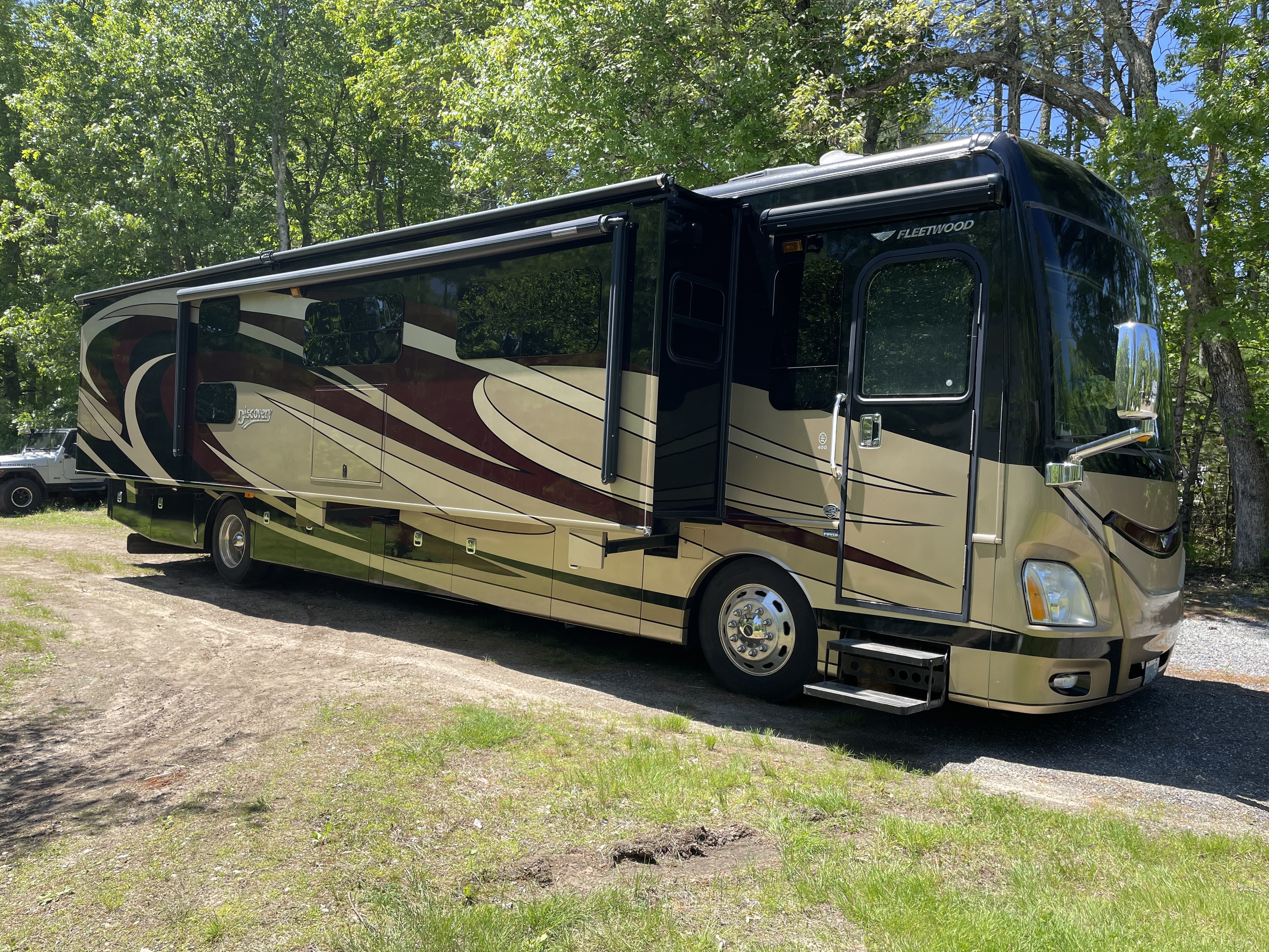 2016 Fleetwood DISCOVERY 40G RV