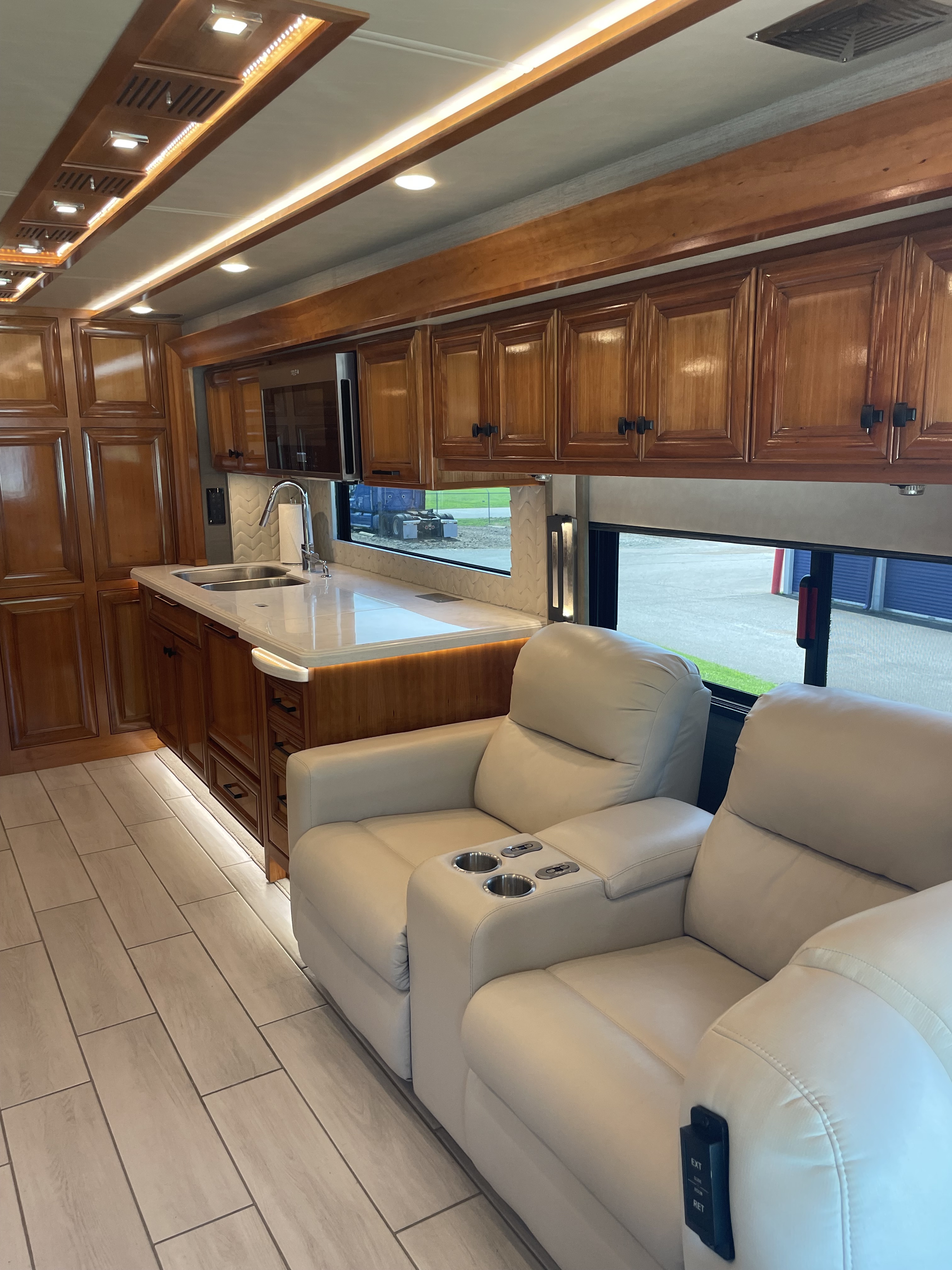 2021 Tiffin Motorhomes ALLEGRO BUS 40IP in eads TN