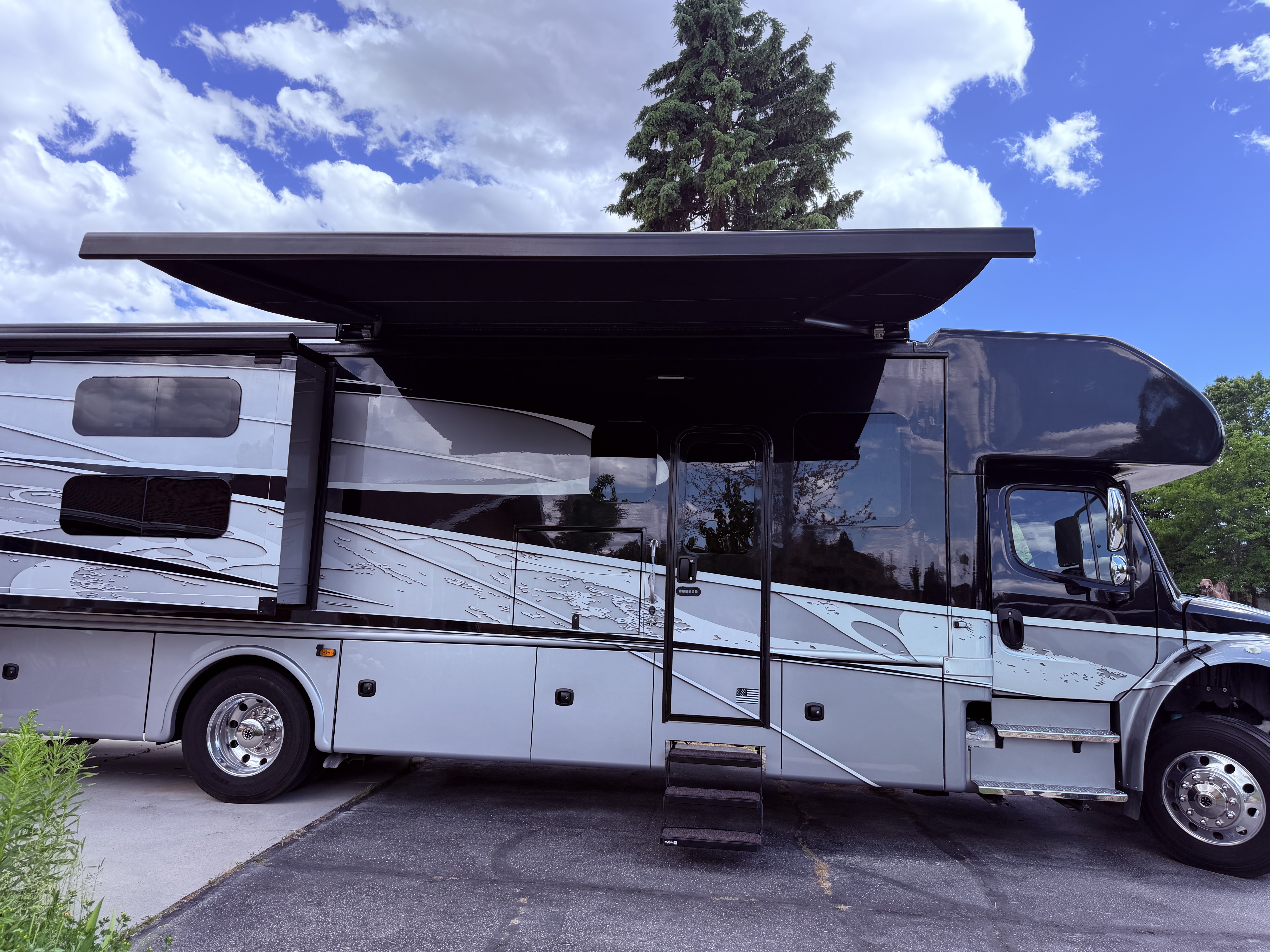2019 Dynamax Corp DX3 37BH RV