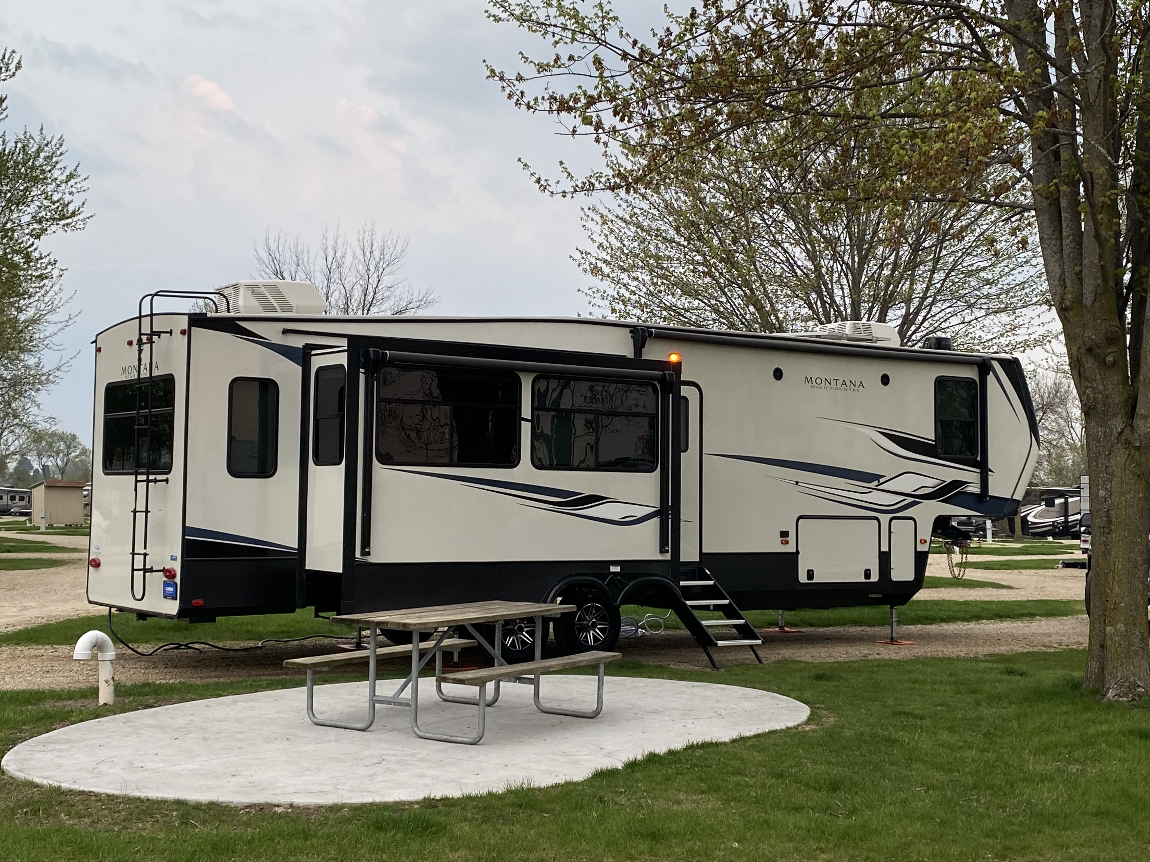 2022 Keystone MONTANA HIGH COUNTRY 331RL RV