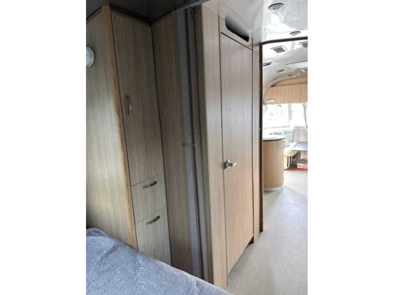 A photo of this 2019 Airstream FLYING CLOUD 23FB QUEEN