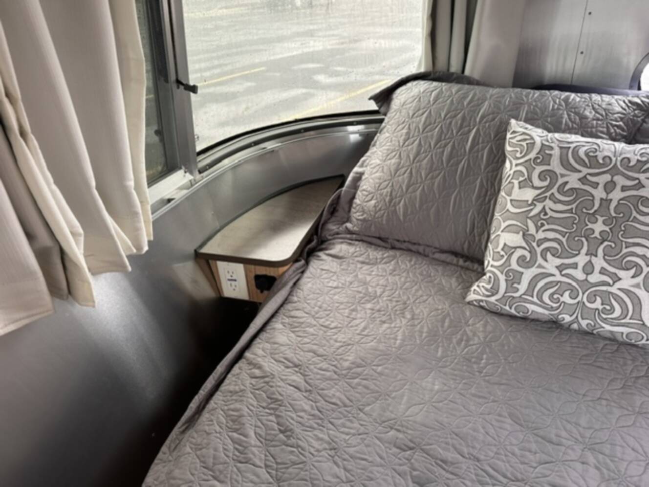 A photo of this 2019 Airstream FLYING CLOUD 23FB QUEEN