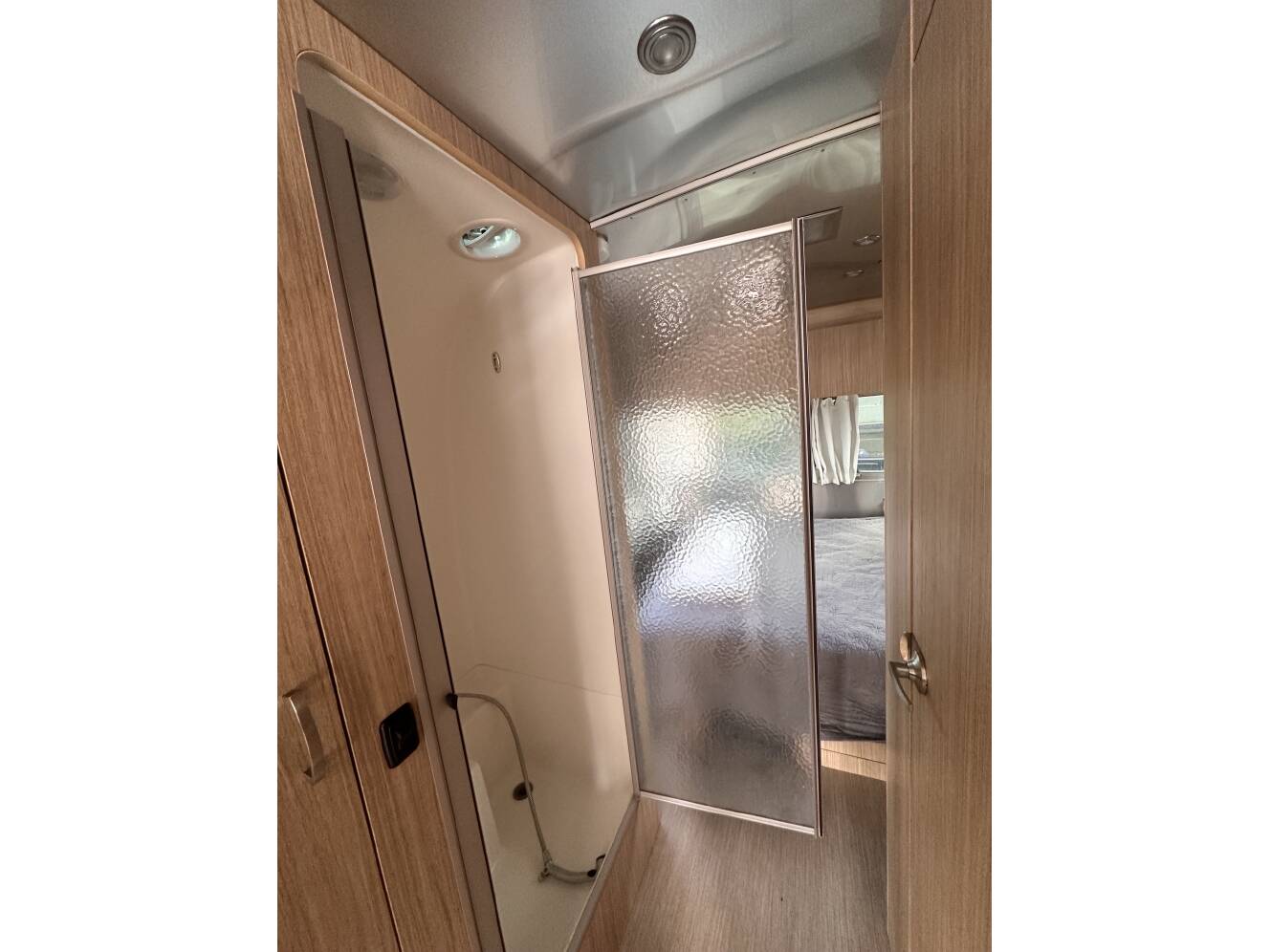 A photo of this 2019 Airstream FLYING CLOUD 23FB QUEEN