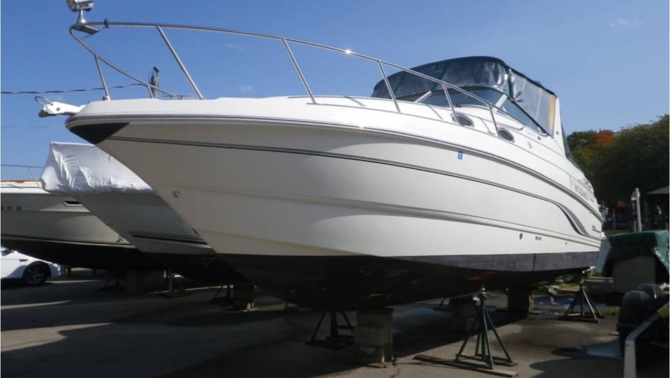 A photo of this 2000 Chaparral 300 SIGNATURE