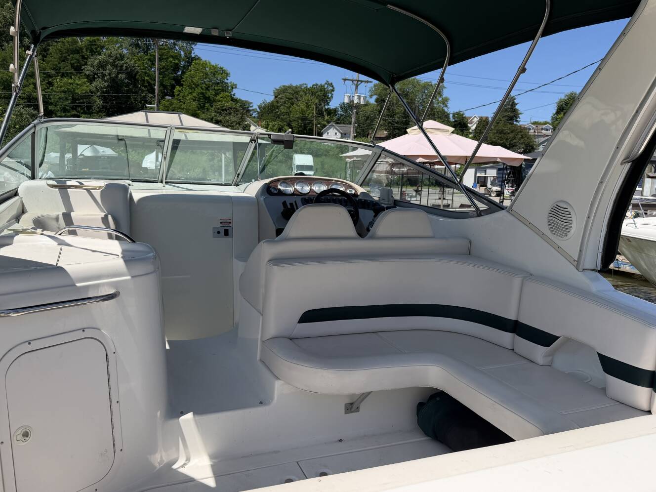 A photo of this 2000 Chaparral 300 SIGNATURE
