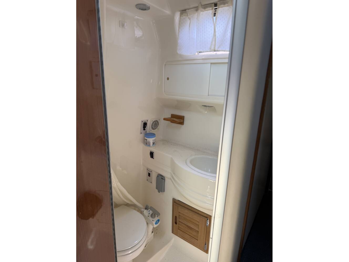 A photo of this 2000 Chaparral 300 SIGNATURE