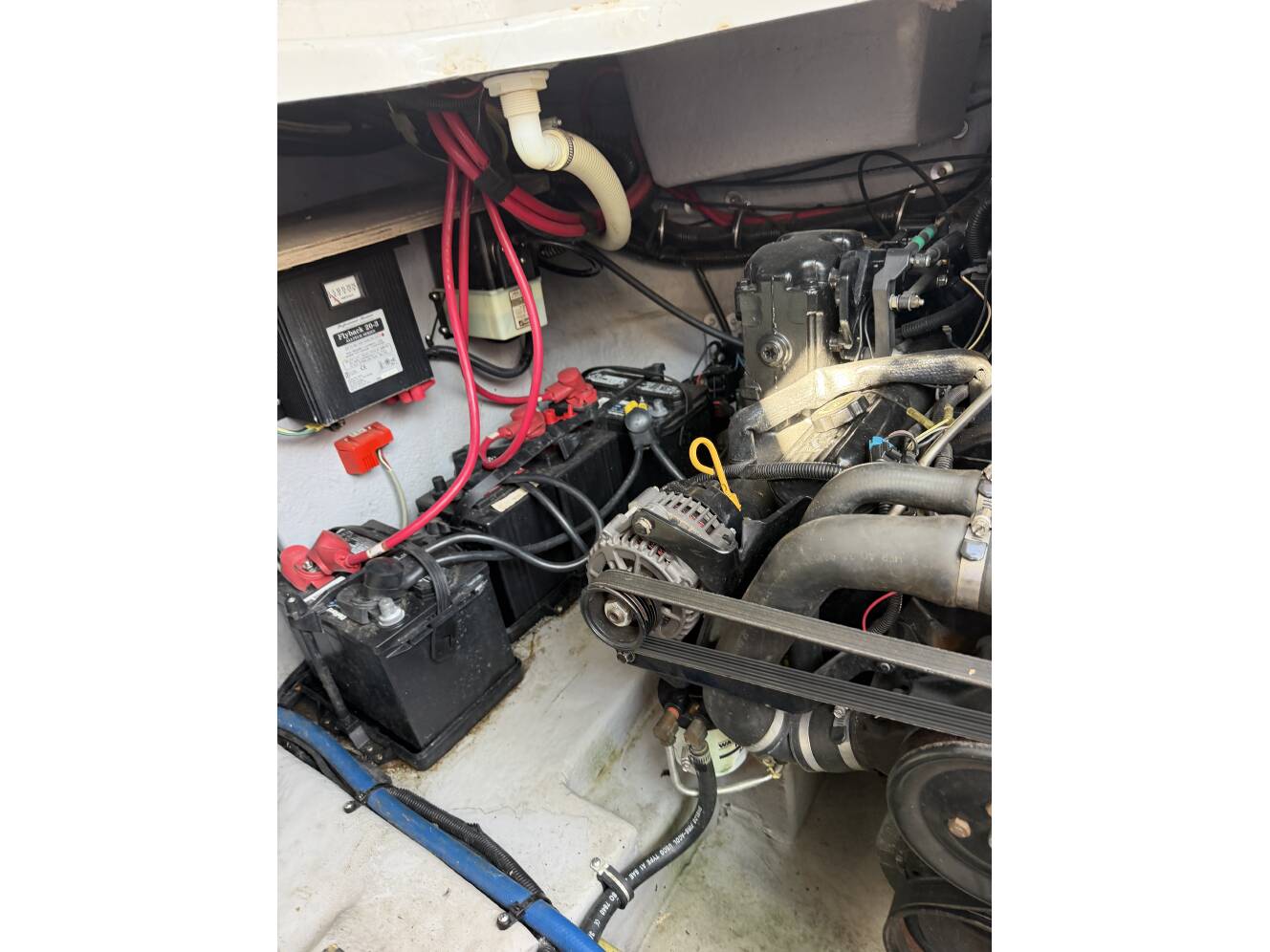 A photo of this 2000 Chaparral 300 SIGNATURE