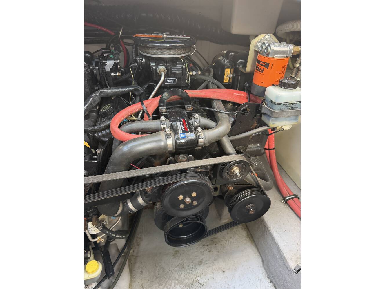 A photo of this 2000 Chaparral 300 SIGNATURE