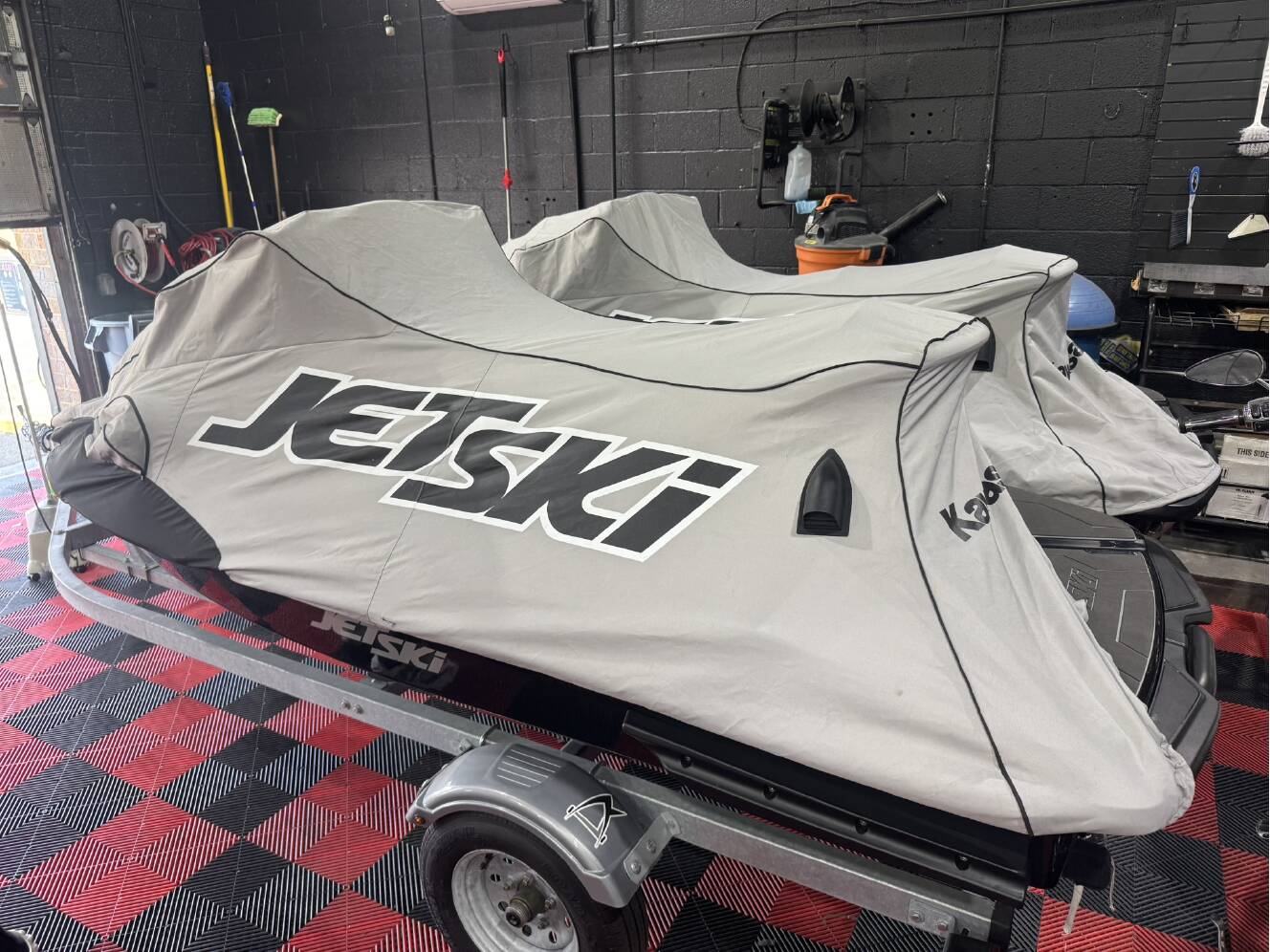 A photo of this 2023 Kawasaki JET SKI STX 160LX
