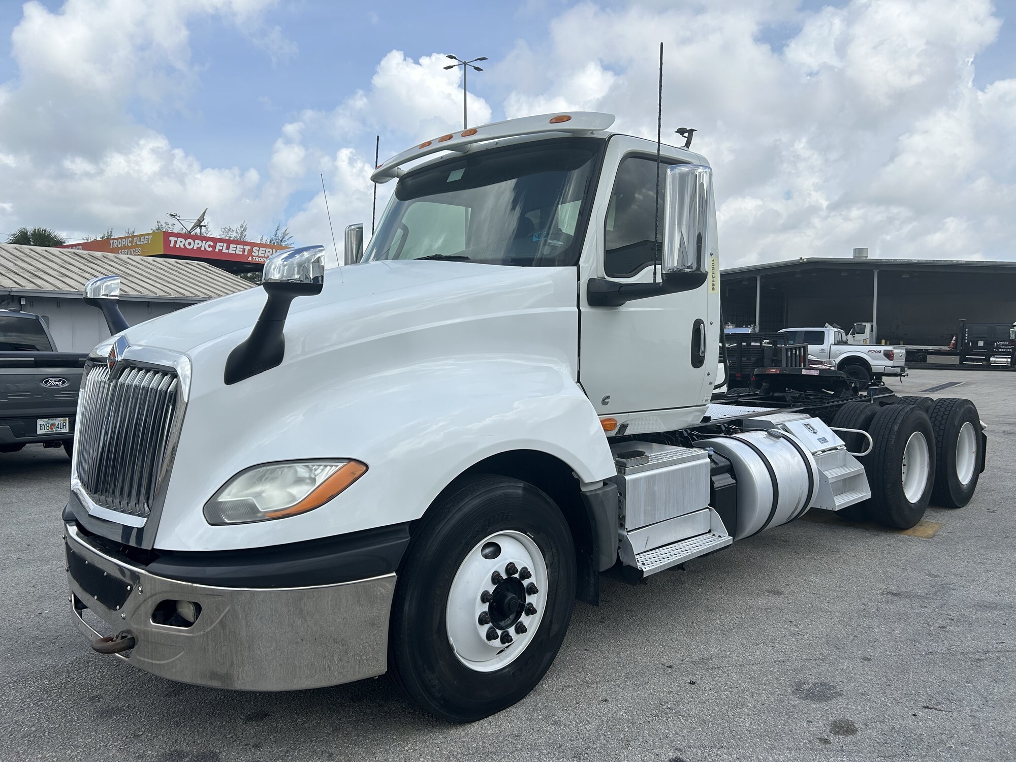 2018 INTERNATIONAL LT625 6X4 in Miami, FL